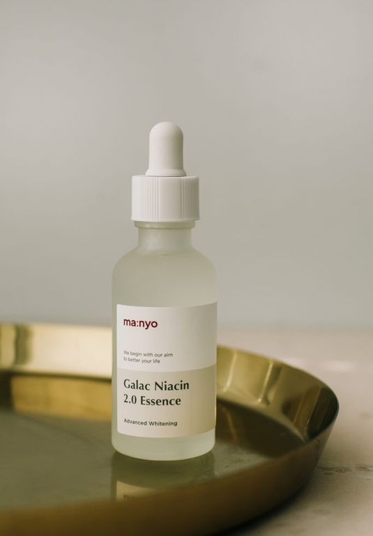 Сыворотка с галактомисисом и ниацинамидом для здоровой кожи Manyo Galac Niacin 2.0 Essence 50ml