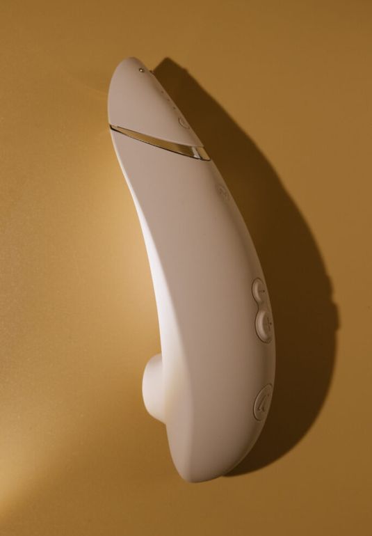 Бесконтактный клиторальный стимулятор серый Womanizer Premium 2