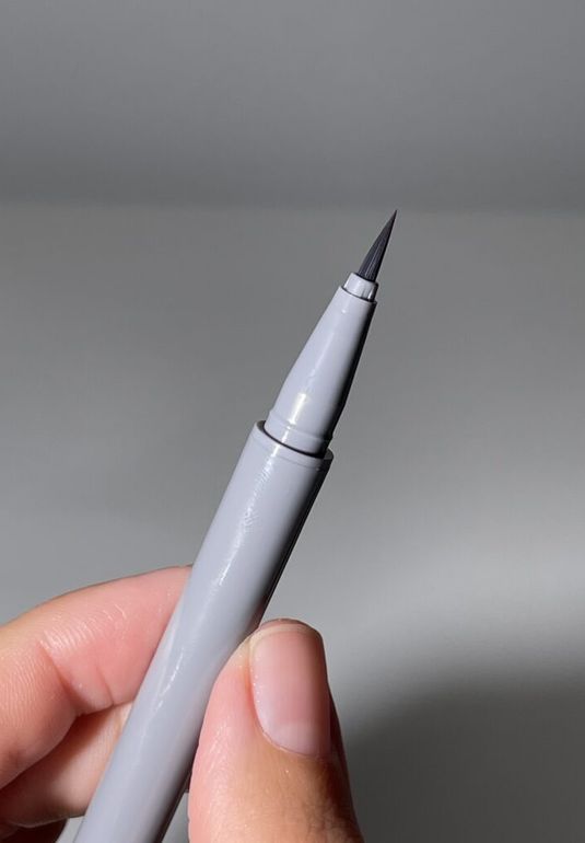 Подводка для бровей Arive Makeup Eyebrow Pen [04 Neutral Brown] 0,55ml