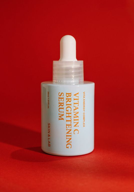 Осветляющая сыворотка с витамином С SKIN&LAB Vitamin C Brightening Serum 30ml