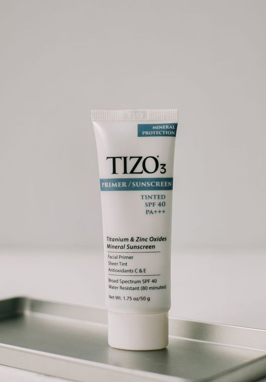 Крем солнцезащитный с оттенком TiZO3 SPF 40 Primer/Sunscreen 50g