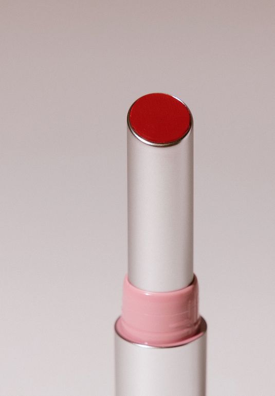 Атласная помада для губ [08 Amor Fati] Arive Makeup Iconic Kiss Lipstick 2g