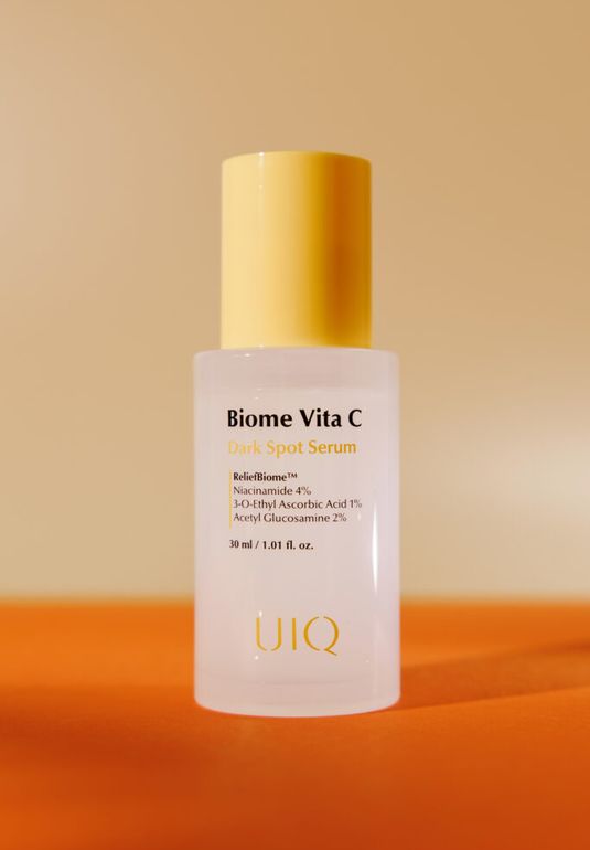 Осветляющая сыворотка с витамином С UIQ Biome Vita C Dark Spot Serum 30мл