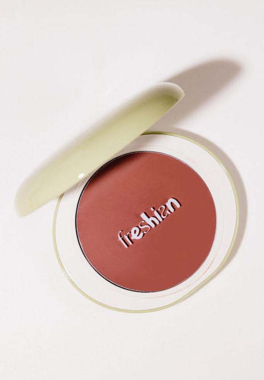 Нежные кремовые румяна [06 Cheeky] Freshian Egg Like Cream Blush Vegan 6,5g