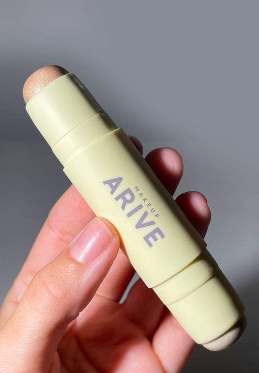 Двойной стик-хайлайтер Arive Makeup Duo Highlighter Stick Soft Matte&Dewy [03 Golden] 10,8g