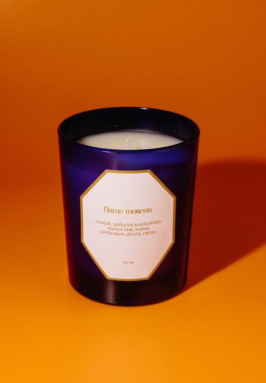 Свеча большая Constance Flame Moscow 250g