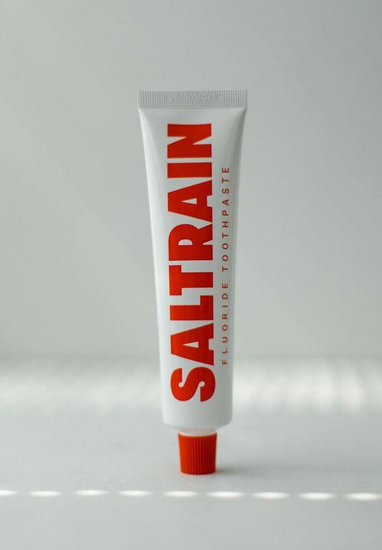 Зубная паста с фтором SALTRAIN Red Clean Breath Toohpaste 100g