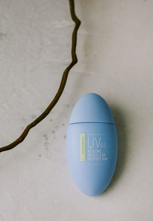 Успокаивающий солнцезащитный крем для лица с азуленом Neogen Sur.Medic+ Azulene Mild 5.5 UV Protect Sun 50ml