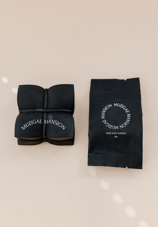 Матовое компактное тональное средство MUZIGAE MANSION Sleek Matt Cushion №23 SPF50/PA++++ 15g*2