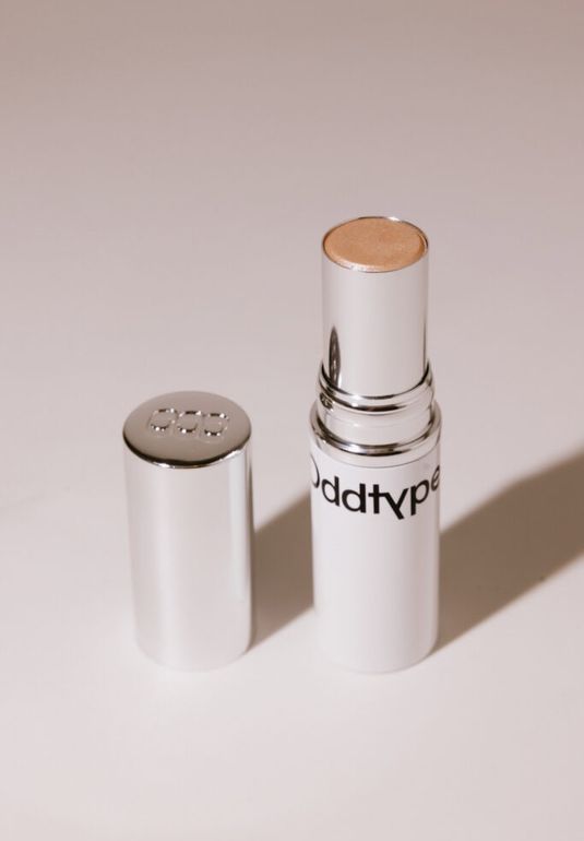 Хайлайтер с нежным сияющим финишем ODDTYPE Unveiled Skin Highlighter [391 Shell] 11g