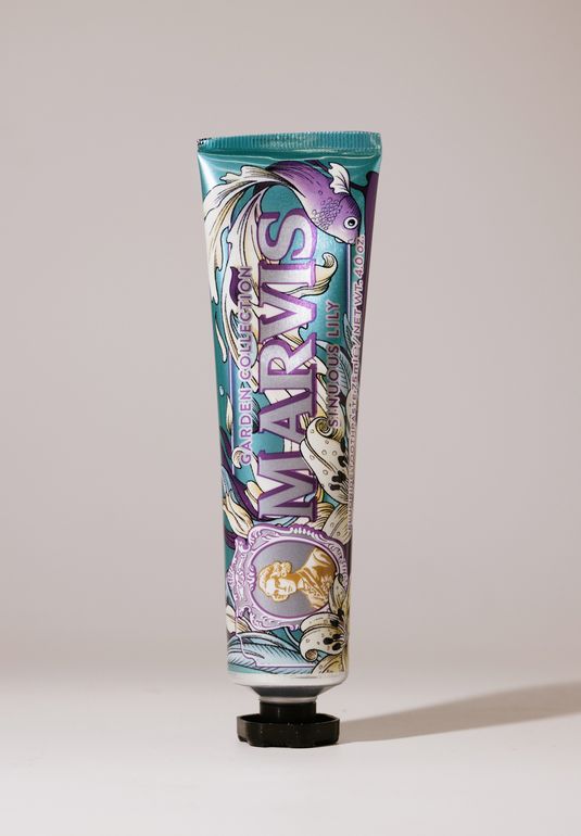 Зубная паста "Извилистая лилия" MARVIS Sinuos Lily 75 ml