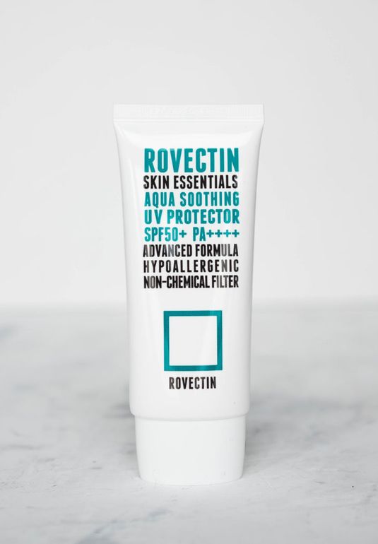 Санскрин на физических фильтрах успокаивающий ROVECTIN Skin Essentials Aqua Soothing UV Protector SPF50+PA++++ 50ml