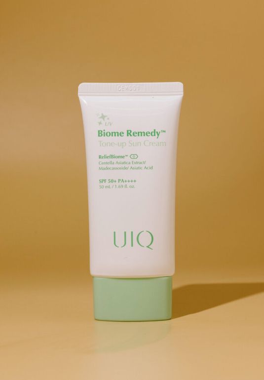 Тонирующий солнцезащитный крем с центеллой UIQ Biome Remedy Tone-up Cica Complex Sun Cream SPF50+ PA++++ 50ml
