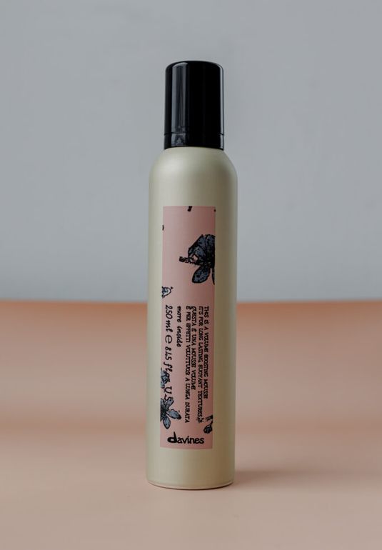 Мусс-объем для стойкости воздушной текстуры DAVINES More Inside Volume Boosting Mousse 250мл