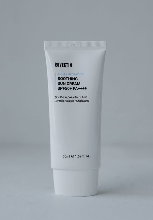 Успокаивающий солнцезащитный крем ROVECTIN Aqua Soothing Sun Cream SPF50+ PA++++ 50ml