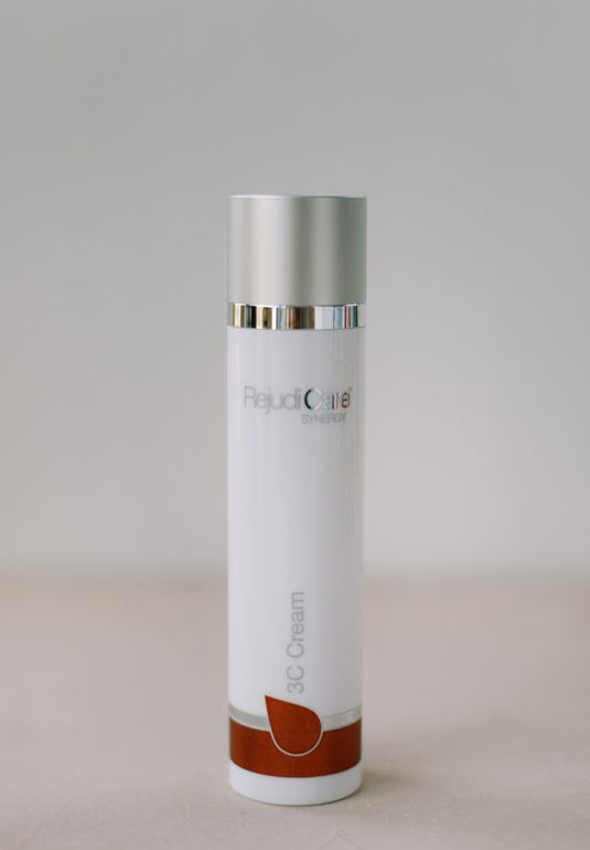 Омолаживающий крем, состоящий из двух активных форм витамина С и экстракта сливы Какаду REJUDICARE 3C Cream 50ml
