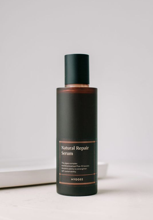 Антивозрастная сыворотка на основе комплекса из 10 корней растений и морских водорослей HYGGEE Natural Repair Serum 120ml