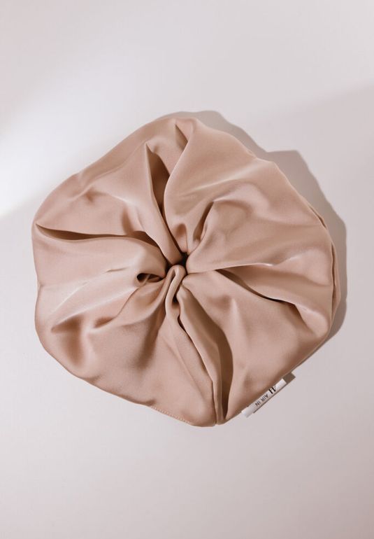 Резинка для волос из атласа Cream Air In The Hair 11 cм