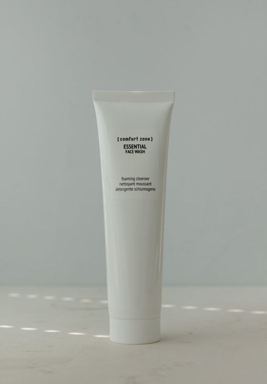 Нежная сливочно-кремовая пенка для умывания Comfort Zone Essential Face Wash 150ml