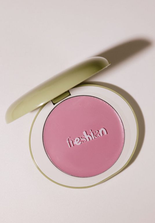 Нежные кремовые румяна [04 Mischievous] Freshian Egg Like Cream Blush Vegan 6,5g