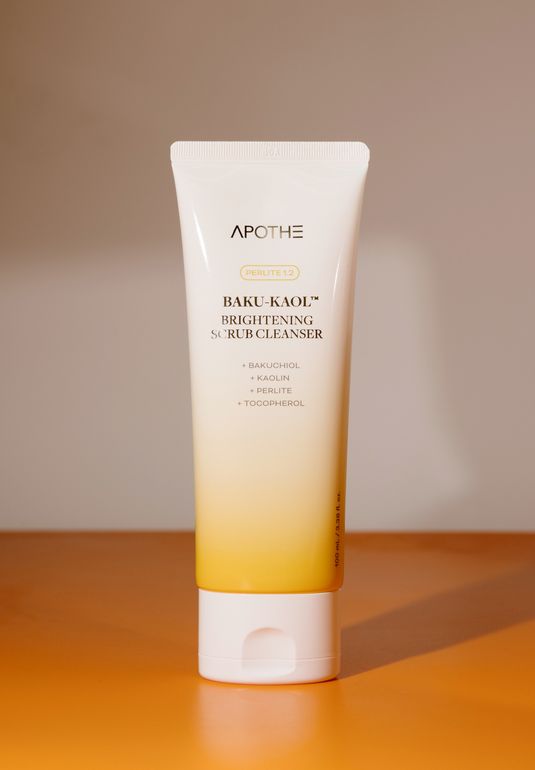 Скраб очищающий для сияния кожи Apothe Brightening Scrub Cleanser Baku-Kaol 100ml