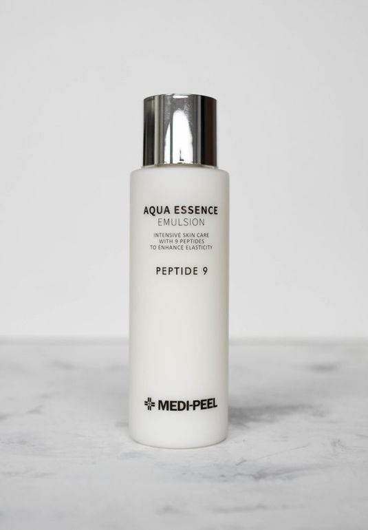 Антивозрастная молочковая эмульсия MEDI-PEEL Peptide 9 Aqua Essence Emulsion 250 ml