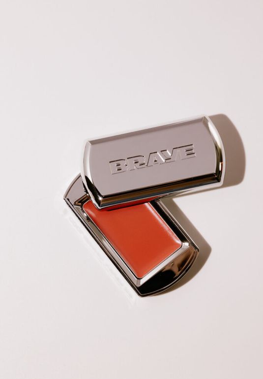 Сияющий бальзам-аксессуар для губ BRAYE Lipsleek [02 Rorty] 2,3g