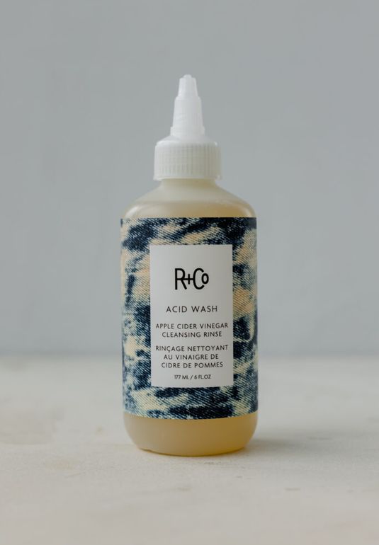 КИСЛОТНЫЙ ДОЖДЬ деликатно очищающий шампунь для кожи головы R+Co ACID WASH ACV Cleansing Rinse 177ml
