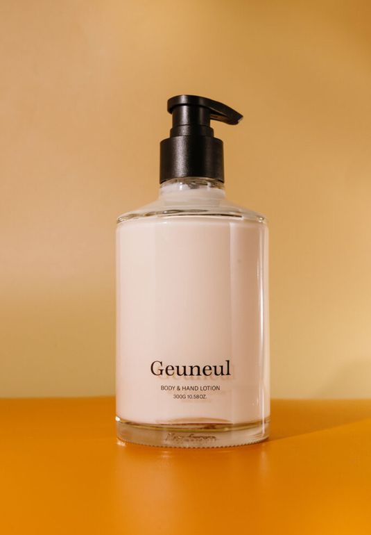 Лосьон для рук и тела с ароматом I'm from Geuneul Body & Hand Lotion 300g