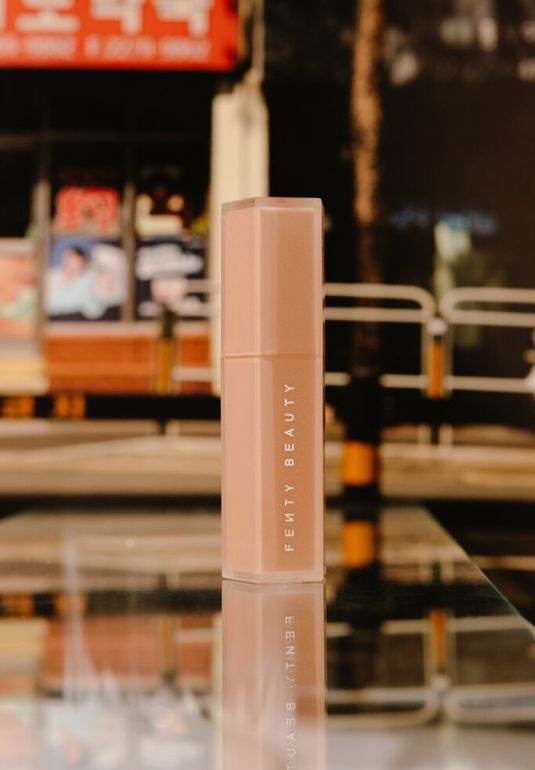 Мерцающая помада [Shimmering Fenty Glow] Fenty Beauty Gloss Bomb Stix High-Shine Gloss Stick 3,6г