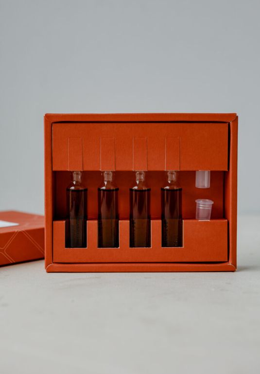 Ремоделирующий концентрат для тела в ампулах Comfort Zone Body Strategist Caffeine Shot 4*10мл