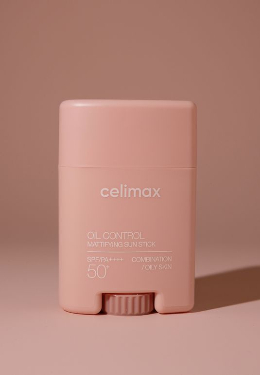 Солнцезащитный матирующий стик Celimax Oil Control Mattifying Sun Stick 19г