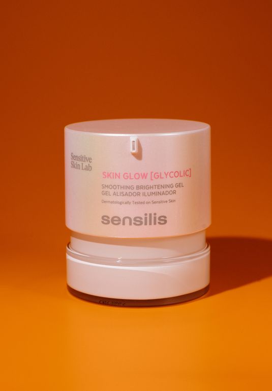 Гель для сияния кожи с 8% гликолевой кислотой SENSILIS Skin Glow [Glycolic] Smoothing Brightening Gel 50ml 