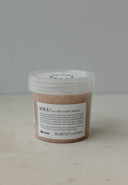 Глубоко очищающая паста-скраб для всех типов волос и кожи головы DAVINES SOLU Sea Salt Scrub Cleanser 250ml