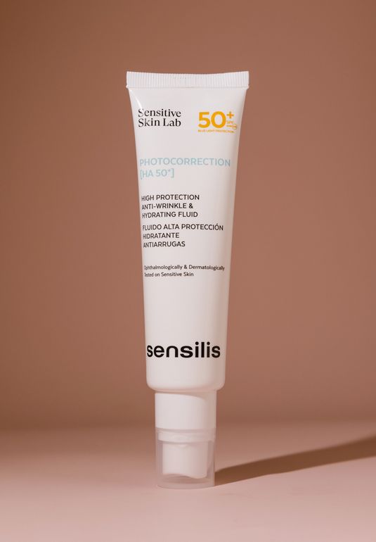 Флюид укрепляющий и увлажняющий против морщин SENSILIS Photocorrection [HA 50+] / High Protection Anti-Wrinkle and Hydrating Fluid 50мл