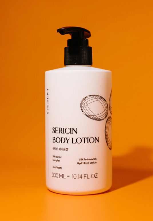 Молочковый лосьон для тела Eau De Silk Sericin Body Lotion 300ml