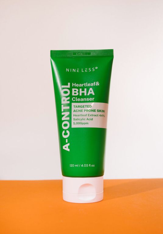 Очищающая пенка с салициловой кислотой NINE LESS A-Control Heartleaf & BHA Cleanser 120ml