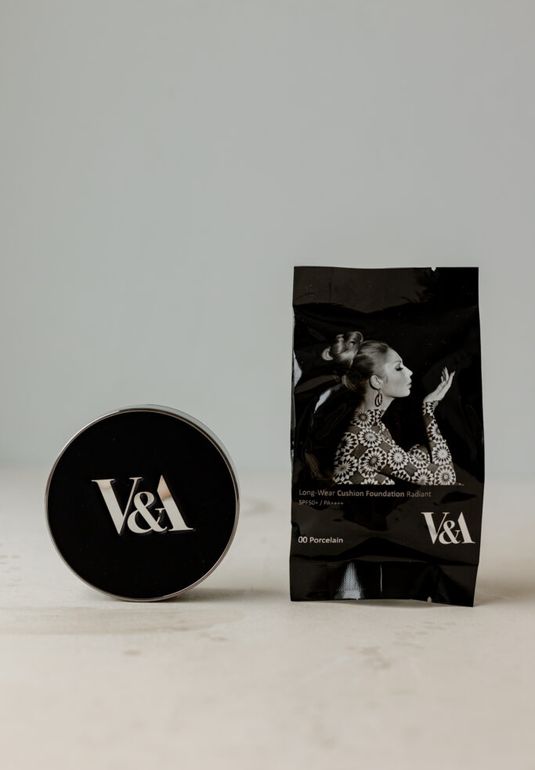 Кушон сияющий  [00 Фарфор] V&A Long-Wear Cushion Foundation Radiant [00 Porcelain] 15g*2