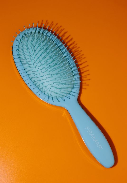Распутывающая щетка для волос "Нежный возраст" Framar Detangle Brush - Peek-A-Blue 1шт