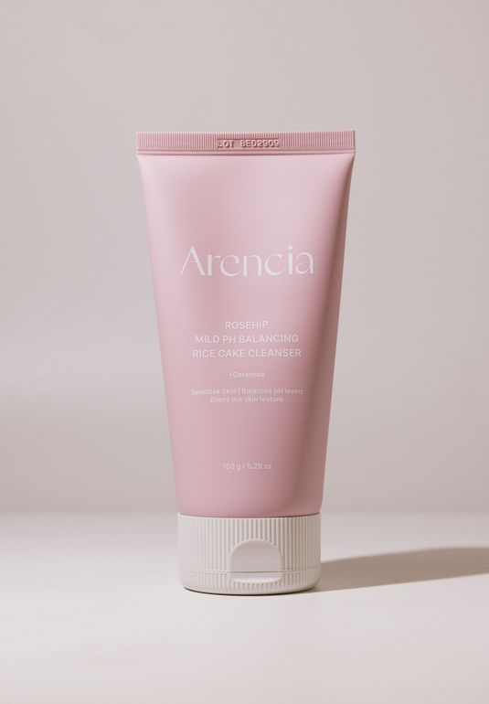 Деликатная пенка для умывания с шиповником Arencia Rosehip Mild PH Balancing Rice Cake Cleanser 150g