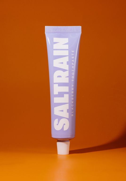 Зубная паста с кслитом и ежевикой SALTRAIN Blackberry Clean Breath Toothpaste 100g