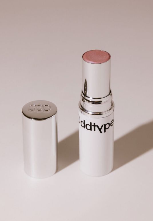 Хайлайтер с нежным сияющим финишем ODDTYPE Unveiled Skin Highlighter [653 Day Dream] 11g