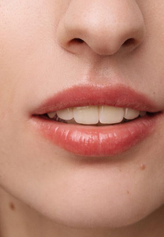 Оттеночный бальзам для губ [08 Polite] CORALHAZE Hydrating & Volumizing Lip Fondue 2g