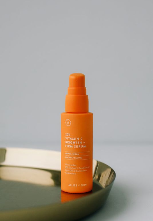 Укрепляющая, "молочковая" сыворотка с витамином С 20% ALLIES OF SKIN 20% Vitamin C Brighten + Firm Serum 30ml