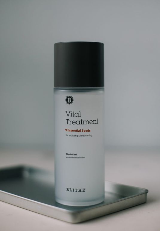 Тонер-эссенция для яркости кожи BLITHE Vital Treatment 9 Essential Seeds 150ml