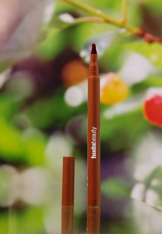 Стойкий карандаш для губ [Warm Brown] huda beauty Lip Contour Lip Stain for 12-Hour Wear 1мл