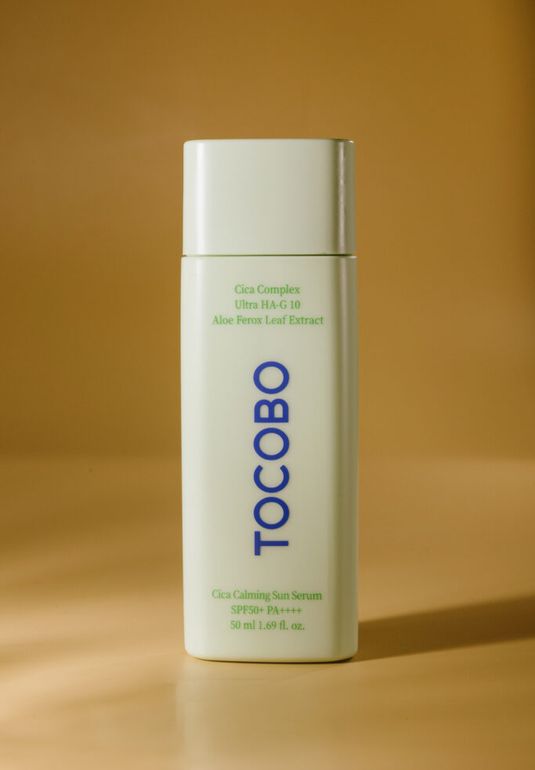 Солнцезащитная сыворотка на основе экстракта центеллы TOCOBO Cica Calming Sun Serum SPF50+ PA++++ 50ml