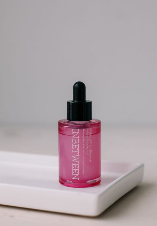 Невесомая сыворотка-эссенция для идеального макияжа на весь день BLITHE Inbetween Makeup Prep Essence 30ml