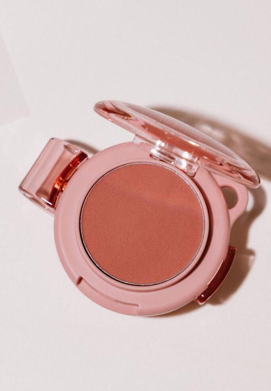 Нежная пудра для макияжа губ и щек Amuse Powder Lip&Cheek [01 Peach Whip] 4g 