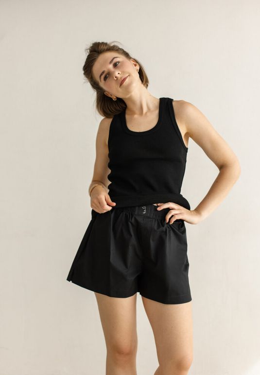 Шорты черные с разрезами "Сама собранность" - Размер M